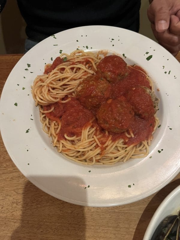 Franco’s Metro Restaurant, Bar & Pizza / 프란코스 핏자